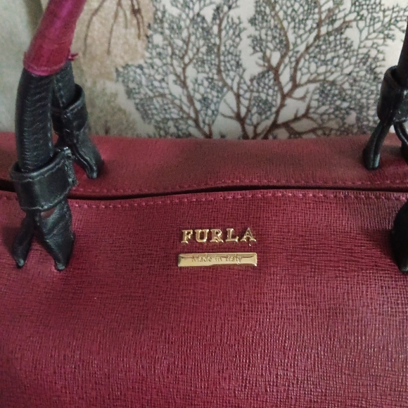 FURLA Vintage Leather Tote - Picture 6 of 15